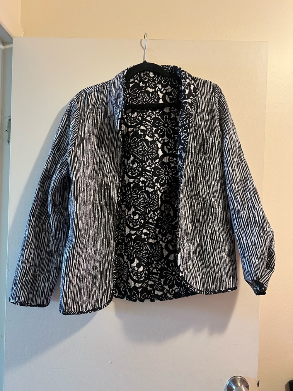 Black & White Open-Front Women's Jacket - reversible